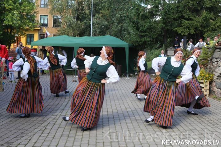 Baloži